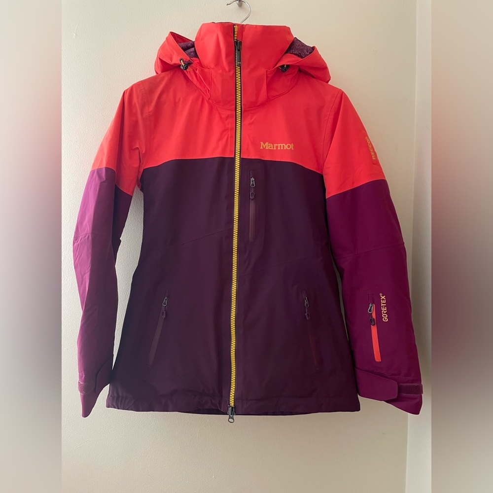 Tech ski jacket built for long days on the mountain. In excellent condition.